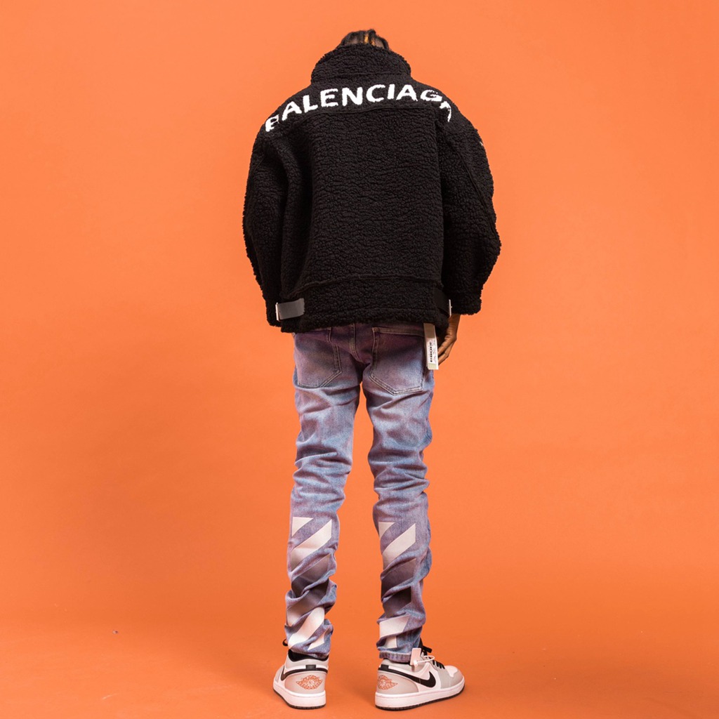 OFF WHITE
